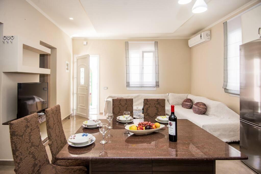Joana Apartment 阿尔戈斯托利翁 外观 照片