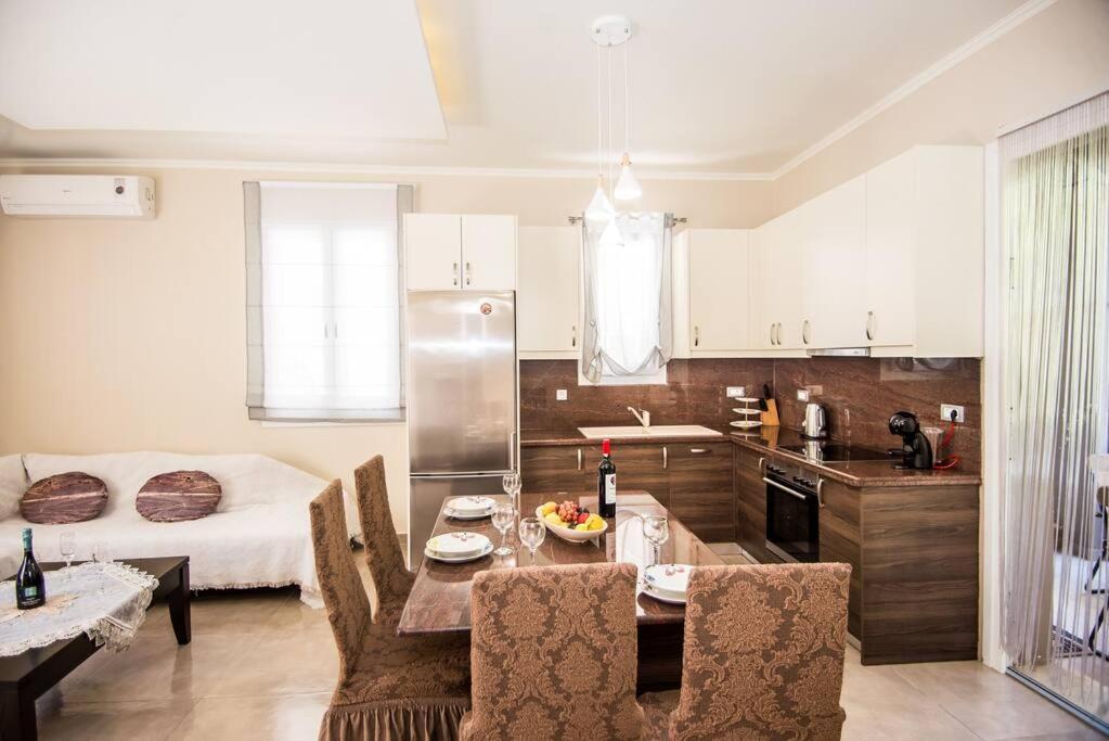 Joana Apartment 阿尔戈斯托利翁 外观 照片