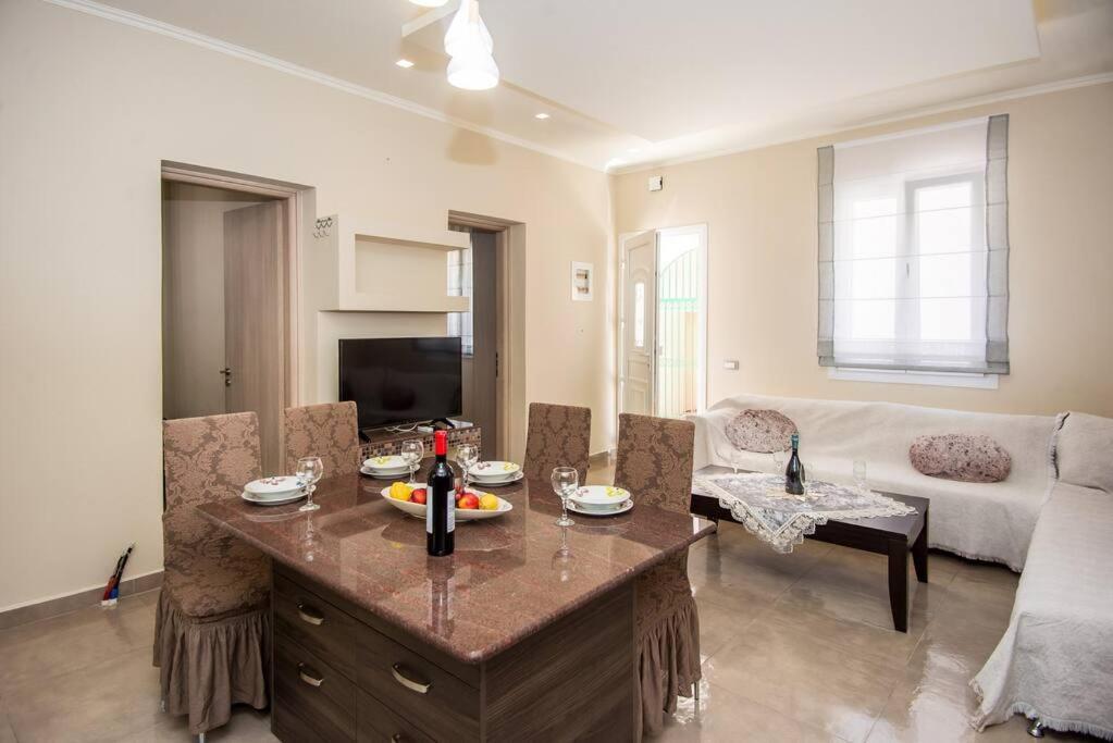 Joana Apartment 阿尔戈斯托利翁 外观 照片